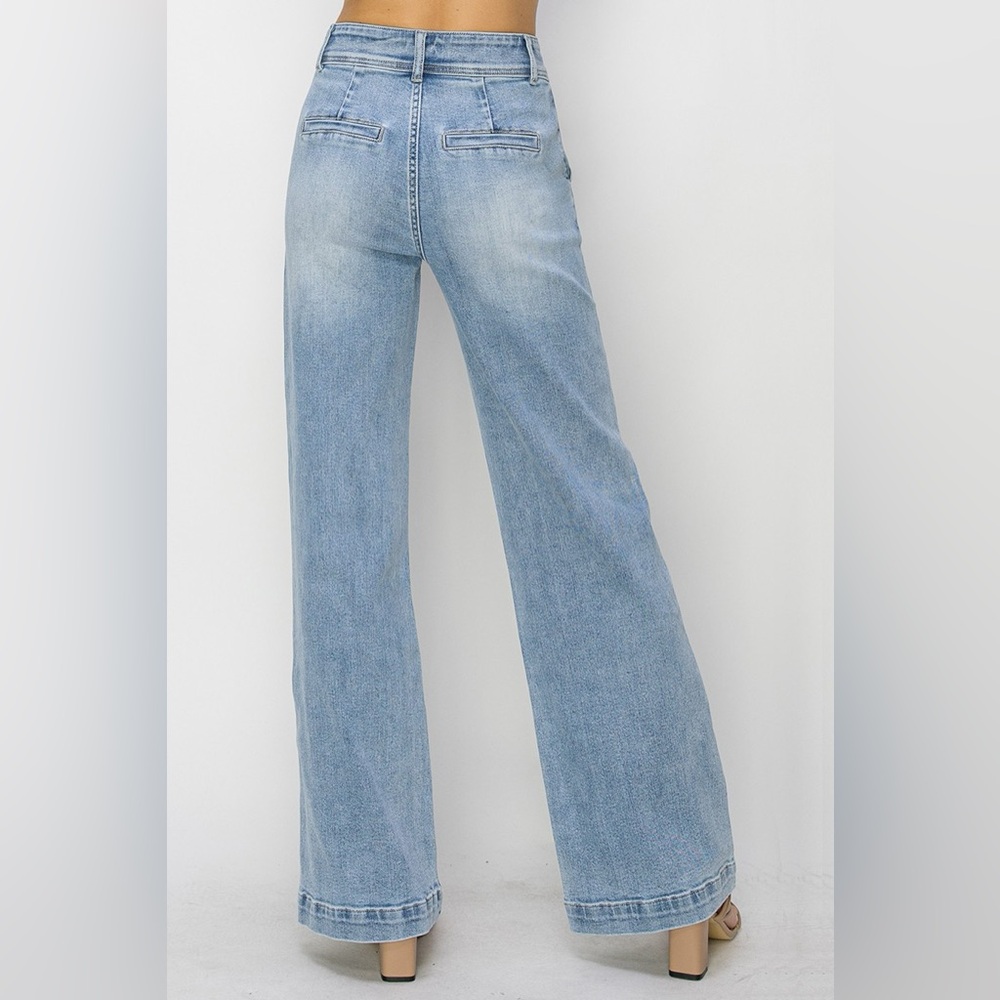 NEW High Waisted Double Button Closure Light Wash Jeans, 29 - Picture 3 of 7